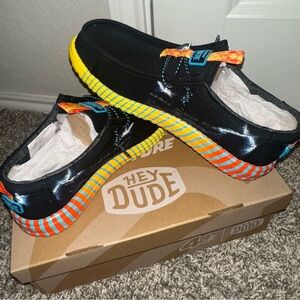 HEY DUDE Wally Shoes "BACK TO THE FUTURE" Delorean Time Machine Unisex Size 6